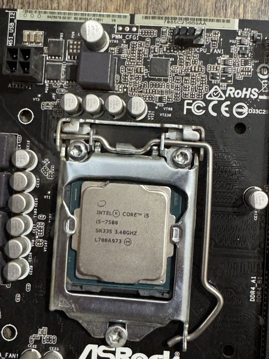 Intel i5 7500 Asrock b250