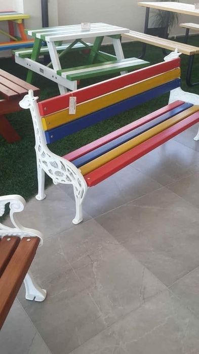 Парково и градинско обурдване пейки