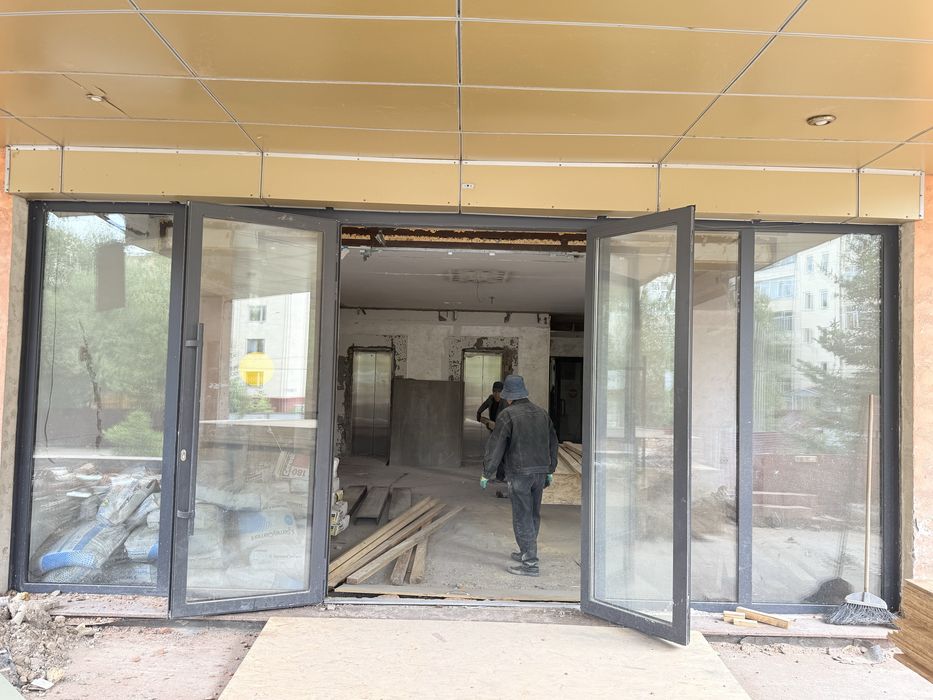 Дверь из алюминиевого сплава