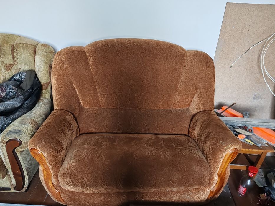 Продам два дивана