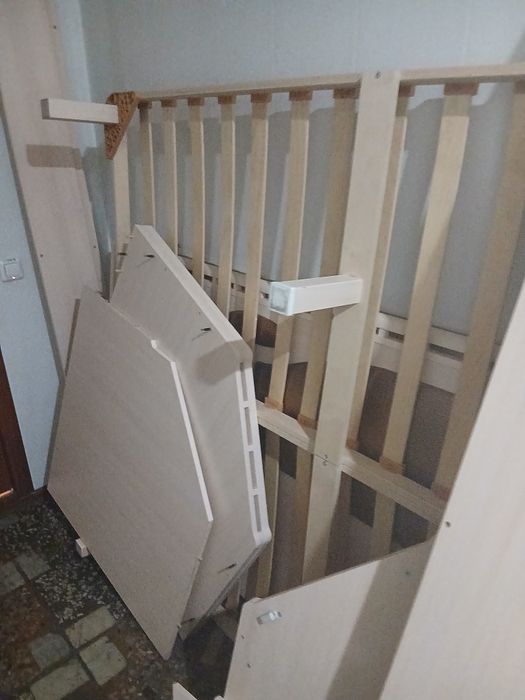 Срочно продам спальный гарнитур без матраса