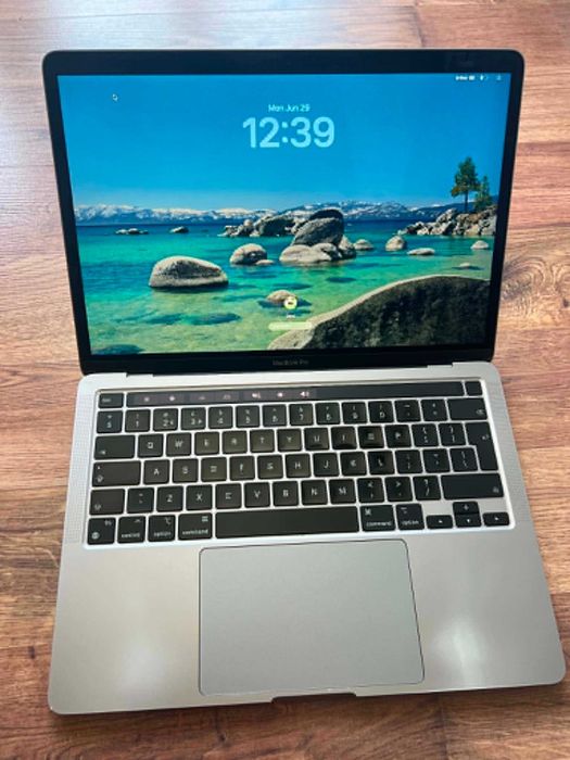 MacBook Pro 13" (M1, 2020), 16GB RAM,  512GB SSD, Touchbar, Сив (Space Gray) - 80% батерия