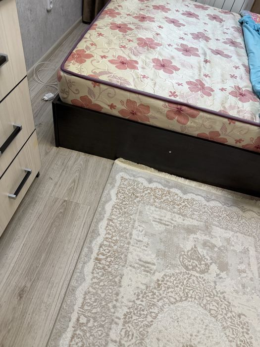 Продам спальный гарнитур