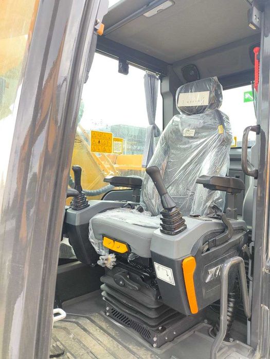 Экскаватор  XCMG 215G 1.1m3 (Аппарат Мотор Isuzu)