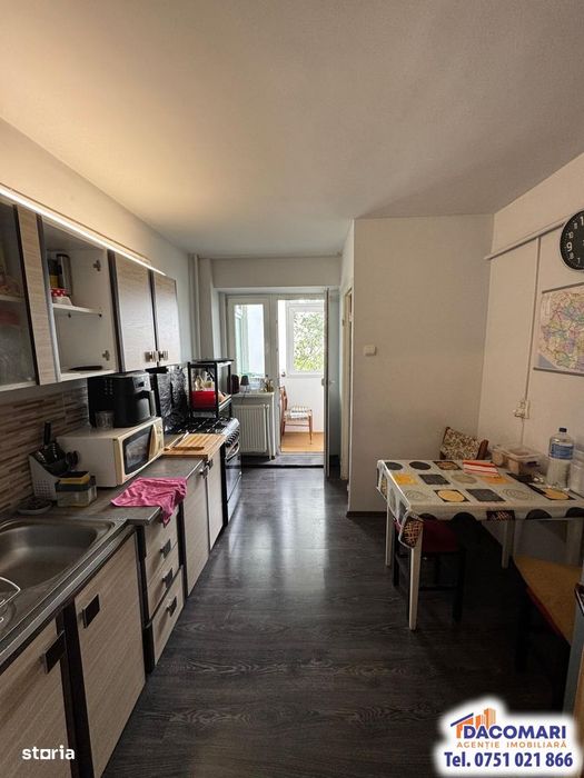 Apartament 3 camere, decomandat | Micro 18 | 76 mp, 2 grupuri sanitare — fotografia 1