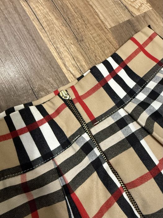Дамска къса пола стил Burberry - размер S