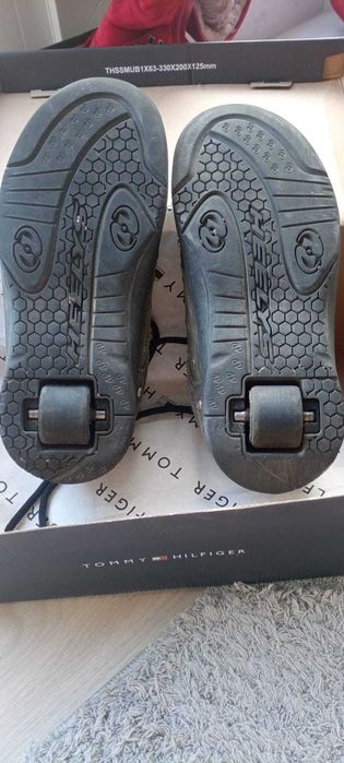 Роликовые кроссовки