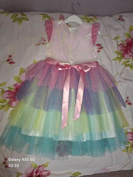 Продам классные платья на девочку