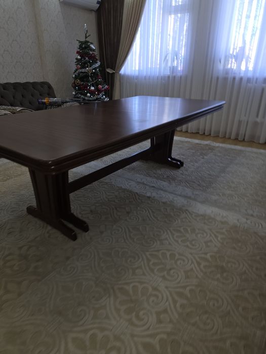 Обеденный стол, массив