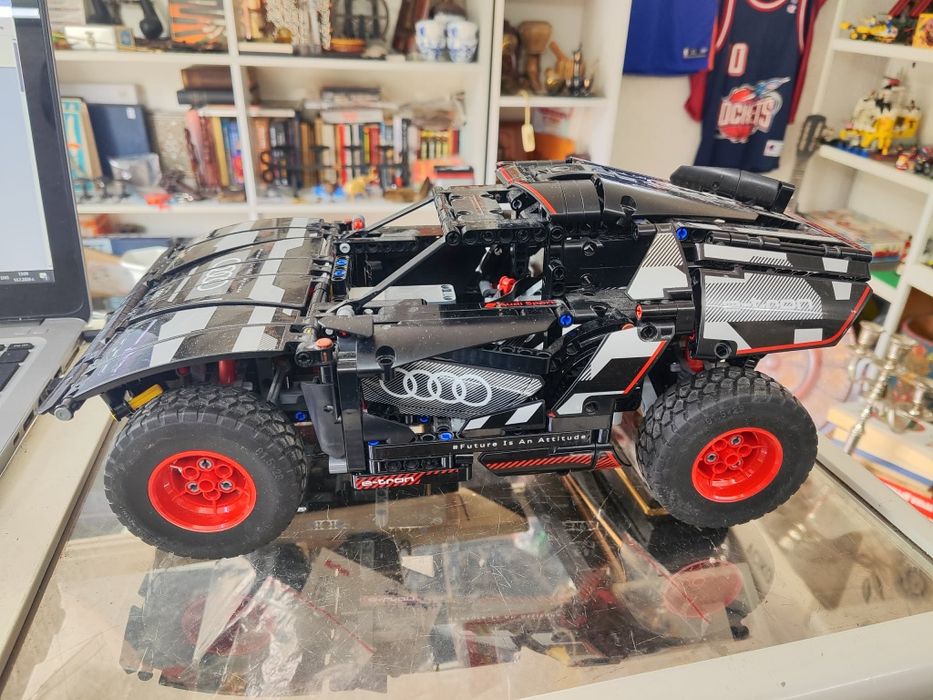 Лего техник 42160 lego audi rs q e-tron 2023 г