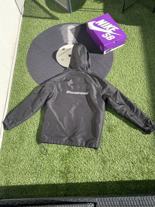 Geaca de vant Bershka