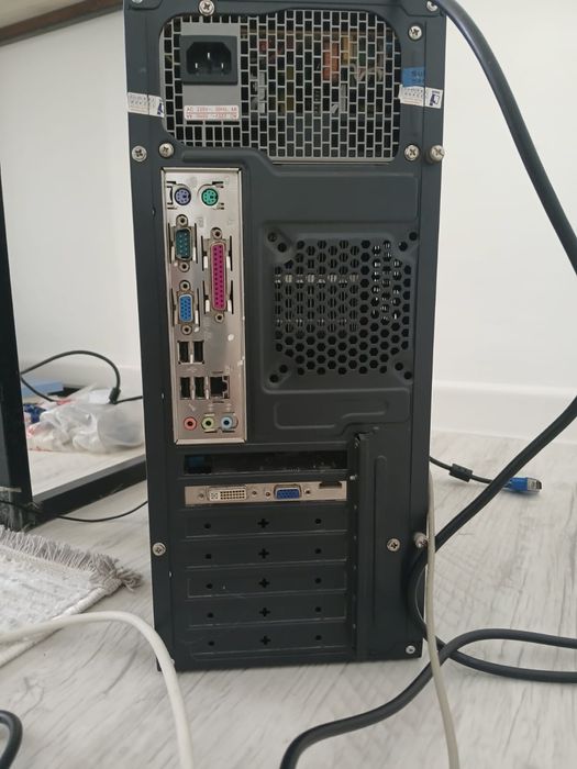 Монитор, процессор, клавиатура вместе