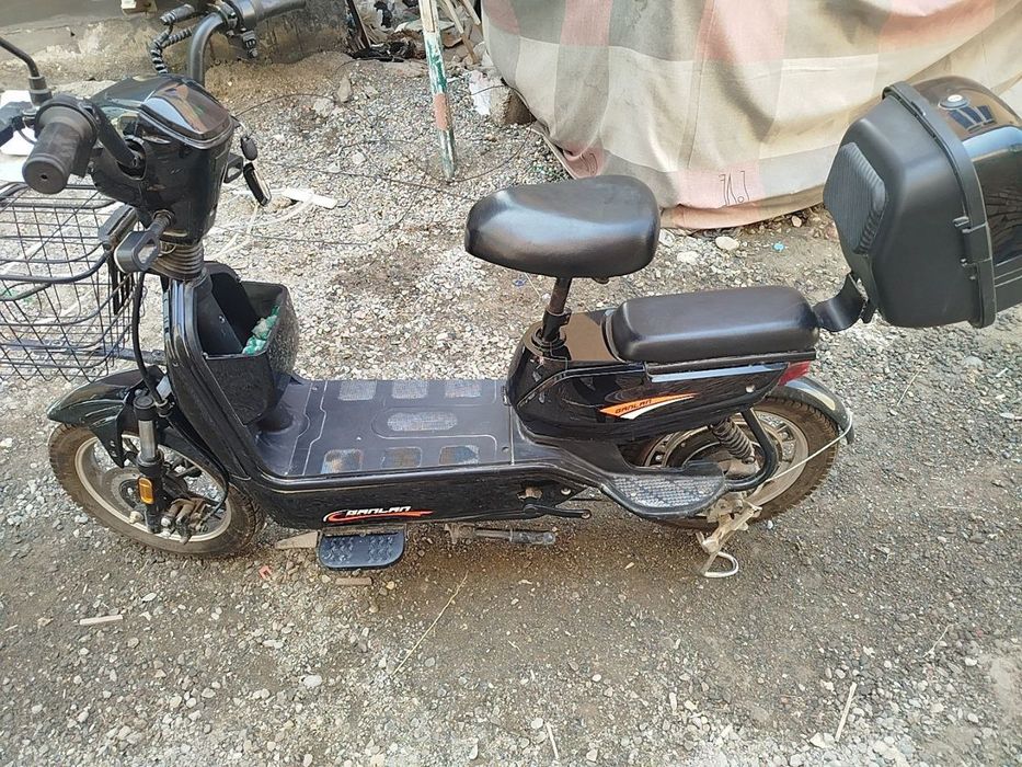 Skuter sotiladi surochni