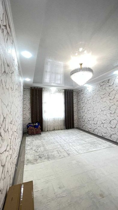 2 хоналик квартира 2 кават кирпичный дом, 6 микр, чинар малл