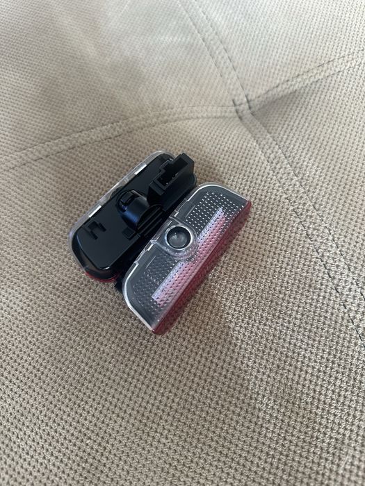 Светлини за врати vw