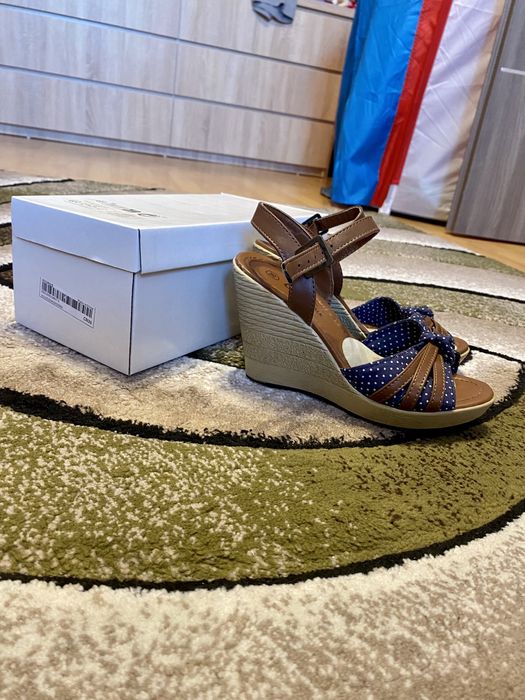 Sandale cu talpa ortopedica