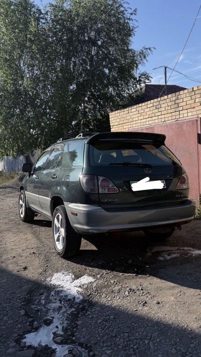 Продам машину ,  LEXUS RX 300