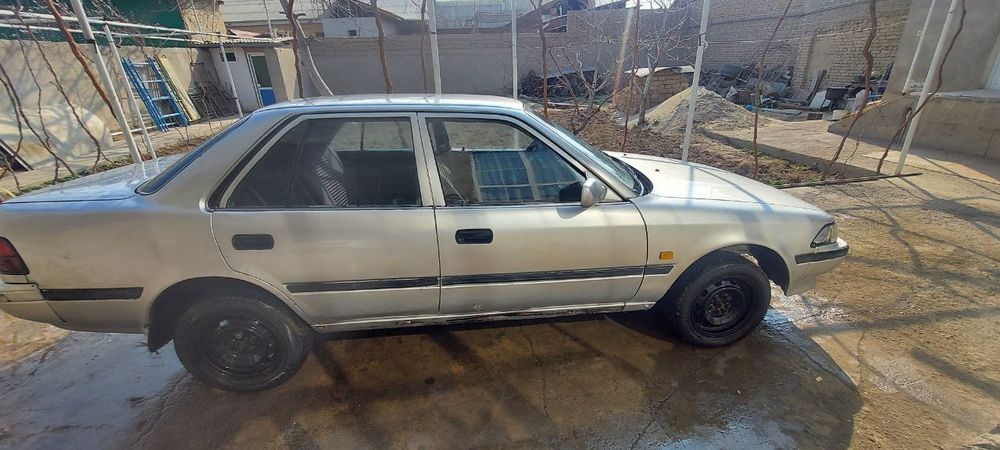 Тойота Карина 2 машина