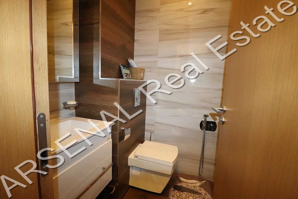 Дава се под наем Тристаен апартамент в София, Изток - 146 кв.м за 1500 € - Снимка #11