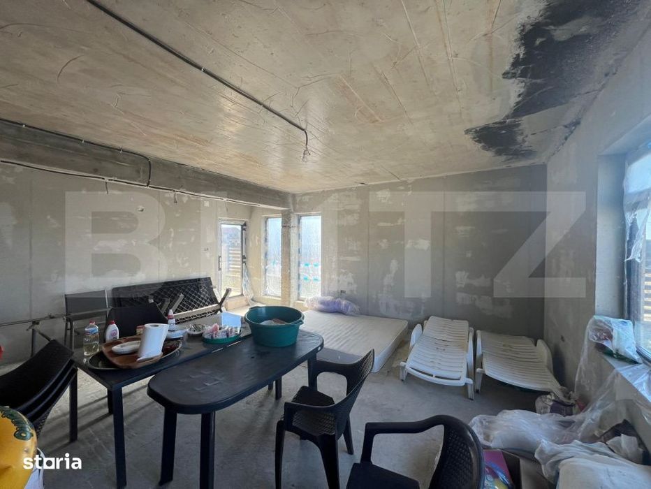 Casa la rosu, 233 mp, P+1, zona Valea Fetii