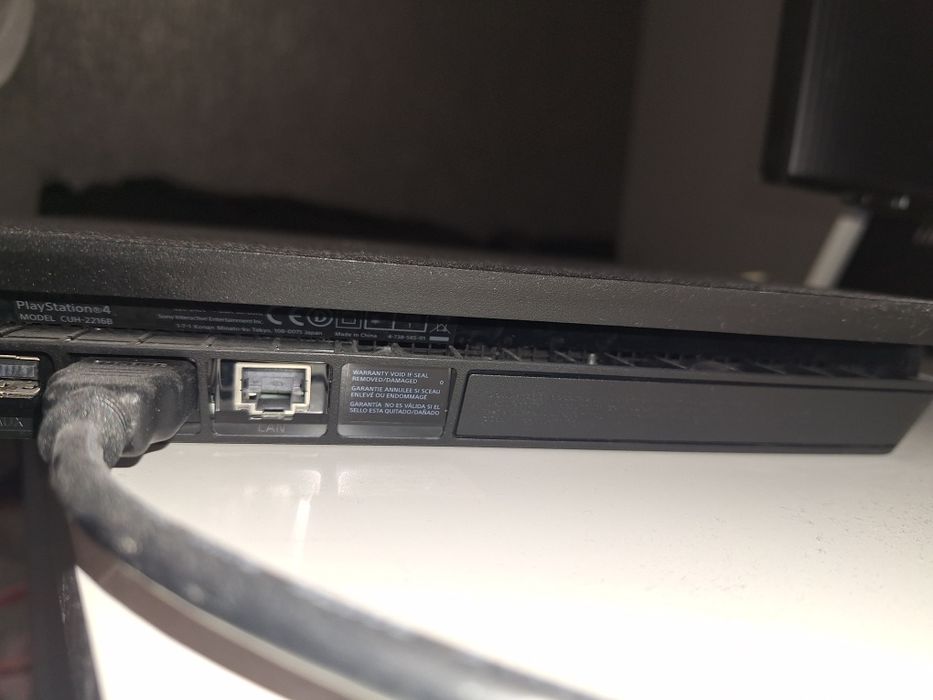 PlayStation ps 4 SLim 1 Terra, 2 manete, 3 jocuri, aparat nedesfacut.