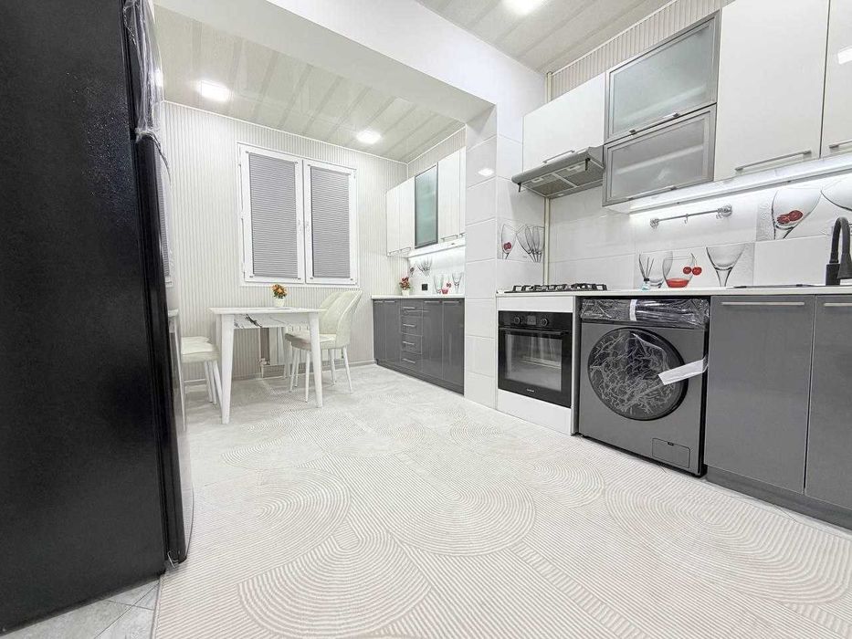 СРОЧНО  сдаётся  3Х комнатная квартира на  Чиланзарский  Метро Новза !