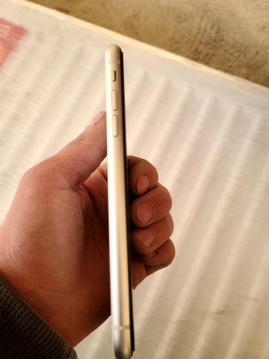 chotki  telifon   narxi   250$   kelishadigan  joyi  bor