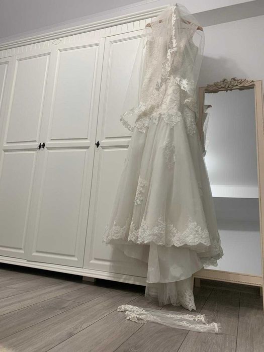 Rochie mireasa tip sirena cu trena (noua)