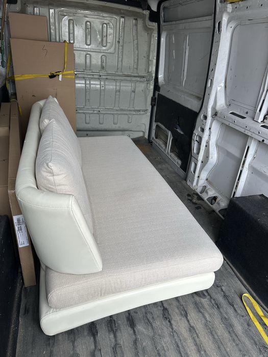 Vand canapea si transport la domiciliu