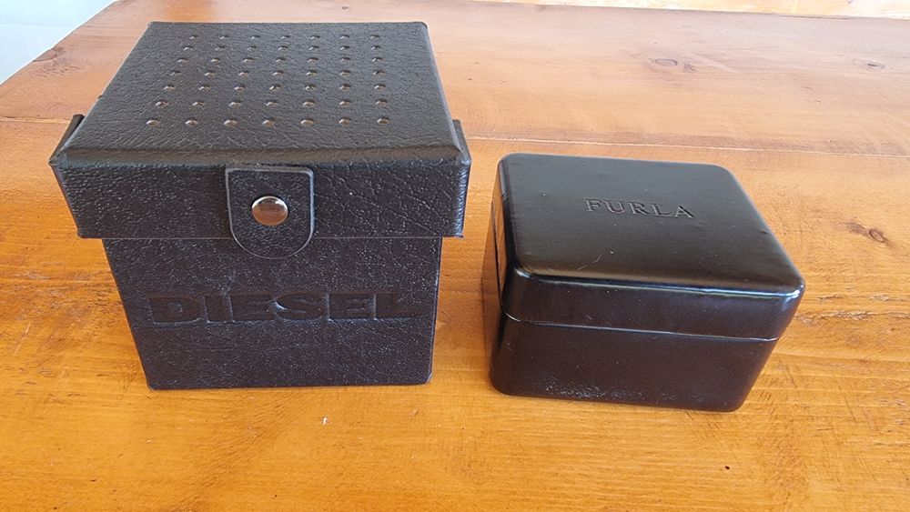 Cutii ceasuri colectionari