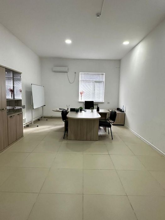 Офис мебелі сатылады.