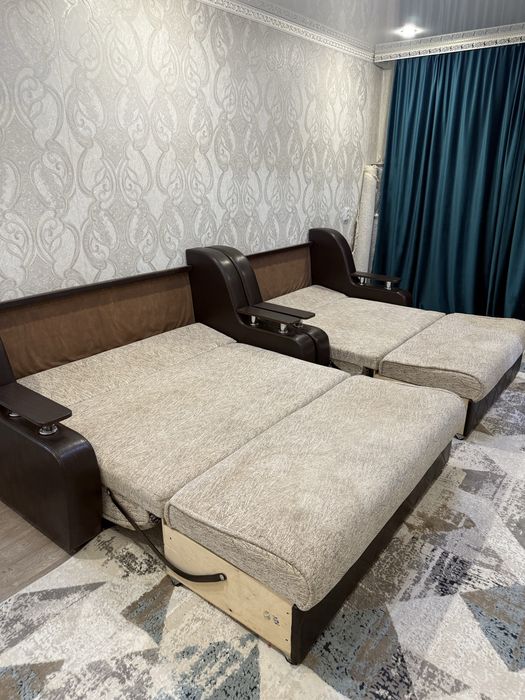 Продаю диван гостиный