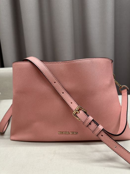 Продам сумку оригинал MK