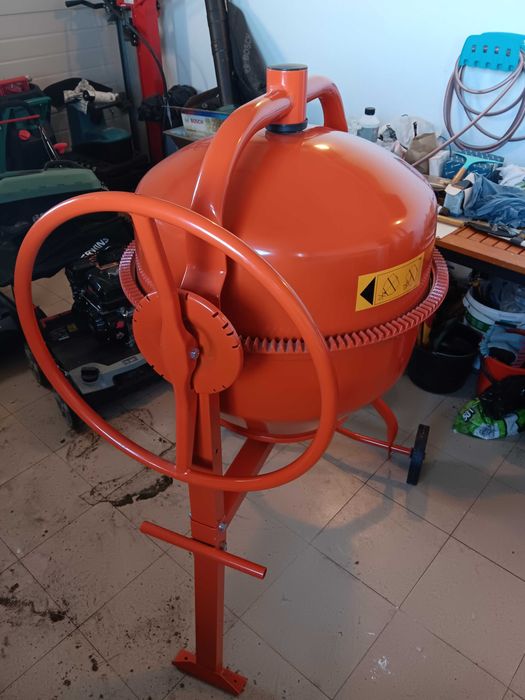 Betoniera noua, 190 litri, 850w