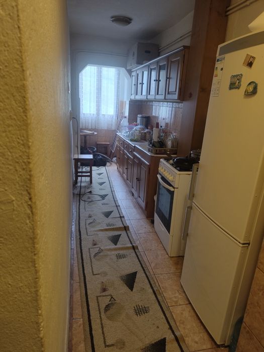 Vând garsonieră in Câmpeni