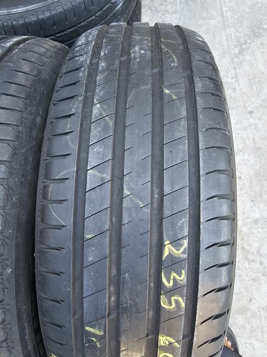 Anvelope vara 235 60 17.
