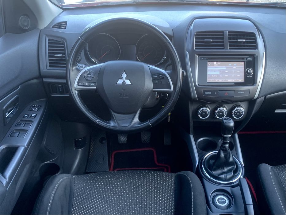 Mitsubishi ASX I.8 Di-D 4x4 * I3IOOO km * LIVRARE * Xenon * Kamera * Pano * GARANTIE 12 luni * 6 viteze *