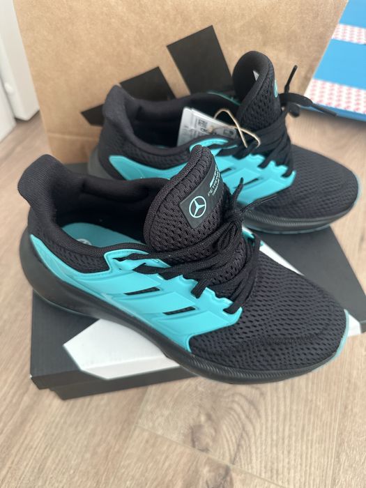 Кроссовки adidas