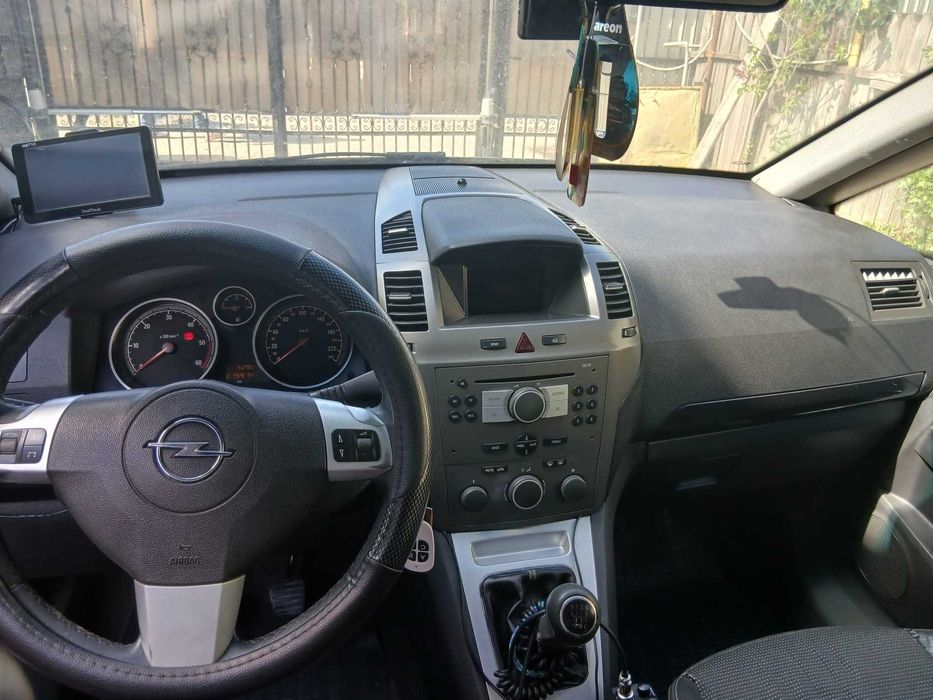 Vând Opel Zafira b 2006