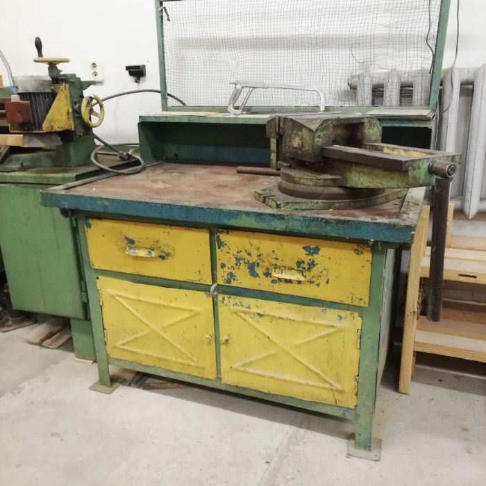 Продам столы (рабочие, слесарные, для гаража)