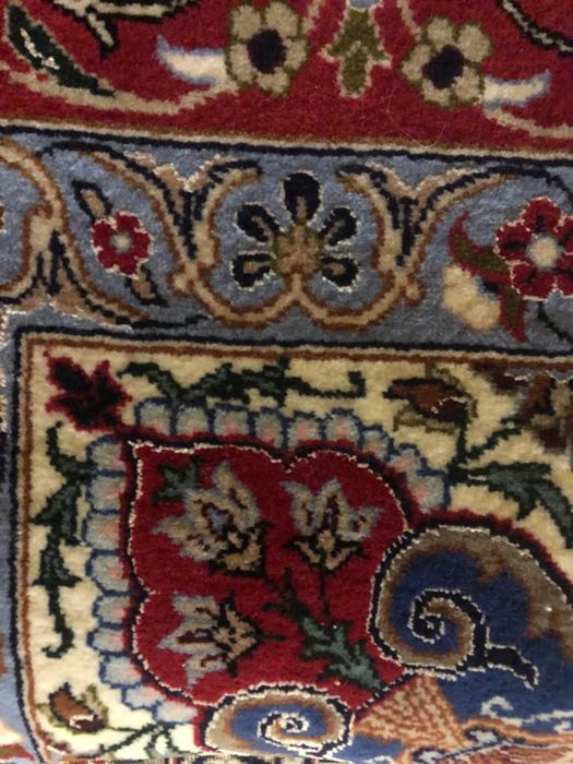 Продам персидский ковер ручной работы.