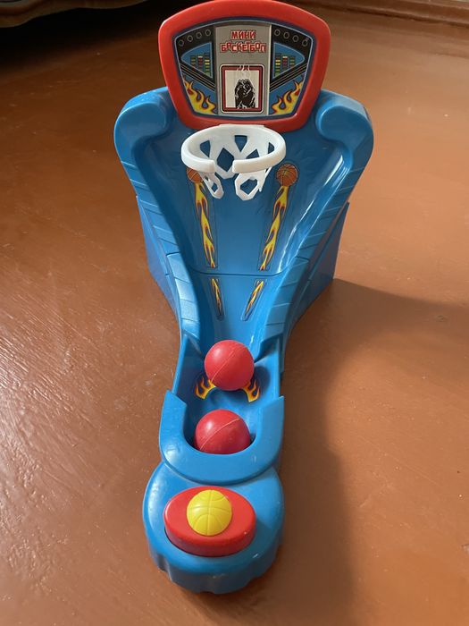 Игрушечный баскетбол