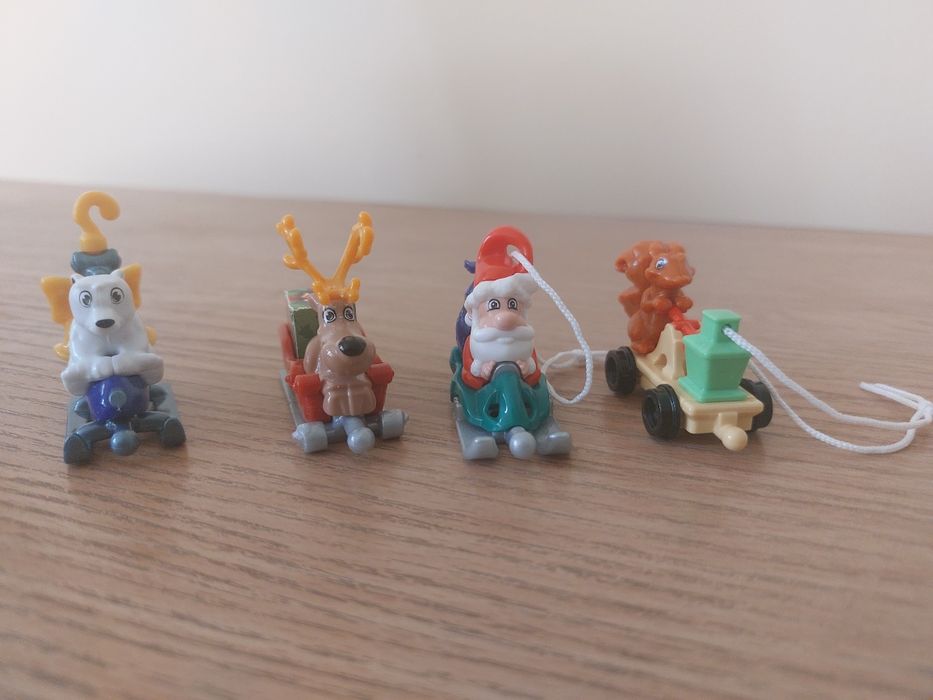 Коледни играчки Kinder