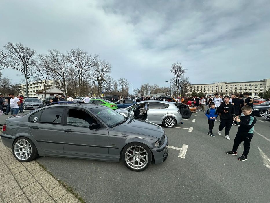 BMW Seria 3 Vand bmw e 46 , detin masina din 2017.