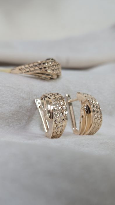 Комплект из красного золота