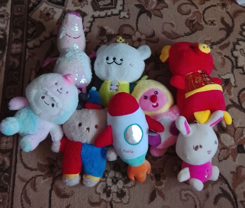 Игрушки 90 штук дёшево отдаю