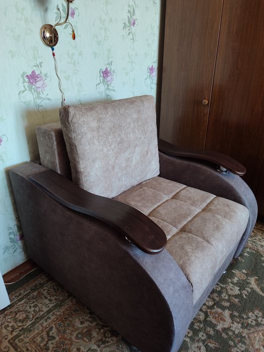 Продам кресло - кровать .