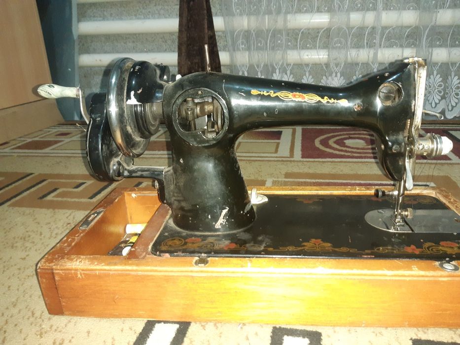 Qo‘l tiku mashinasi.