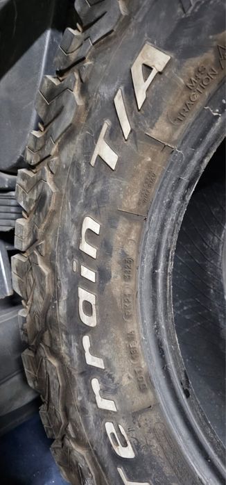 Продам резину на Dodge RAM TRX