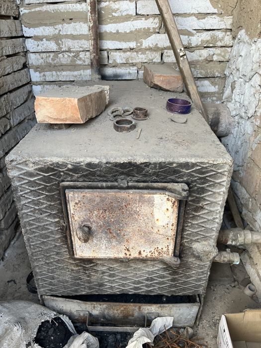 Продам печи на харошем состояние. Один стоит 35 000. Торг есть.